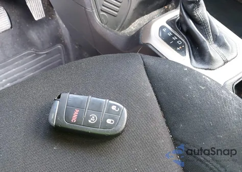 2016 Jeep Renegade Latitude из США, поврежденный, VIN ZACCJABT5GPC64374